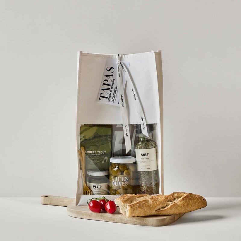 Nicolas Vahé Gavesett Tapas Thesday Or Thursday tapaspålegg,oliven og urtesalt