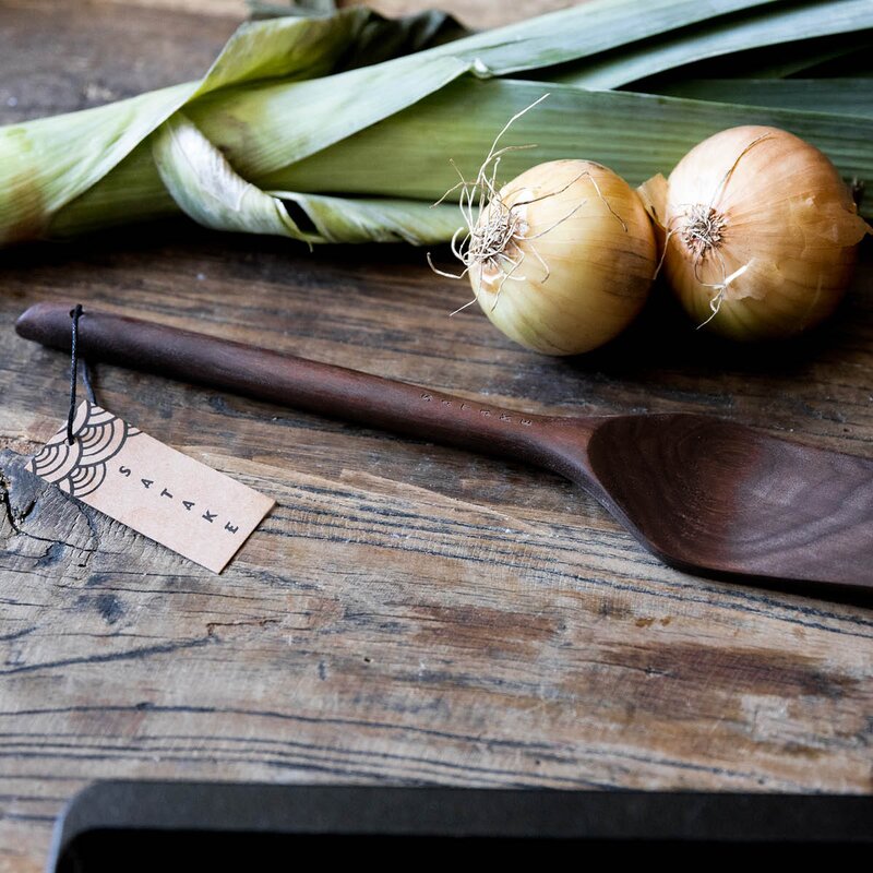 Satake Stekespade 33 cm valnøtt