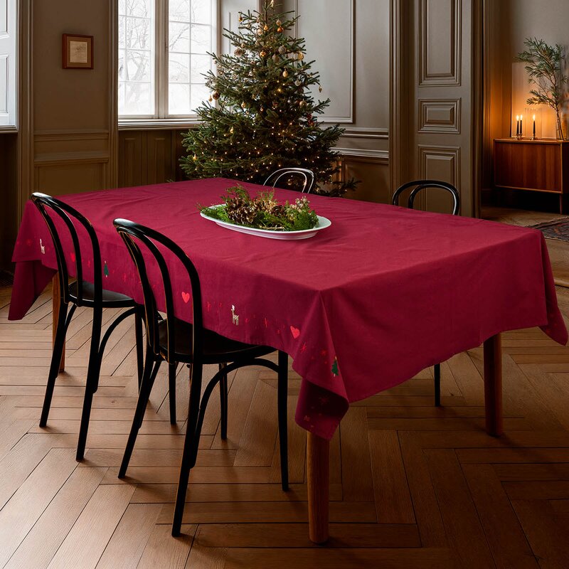 Juna Christmas Fable duk 150x270 cm rød