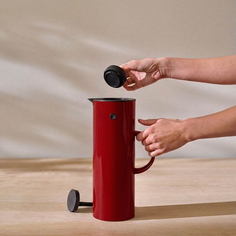 Stelton, EM77 kanne 1L cherry