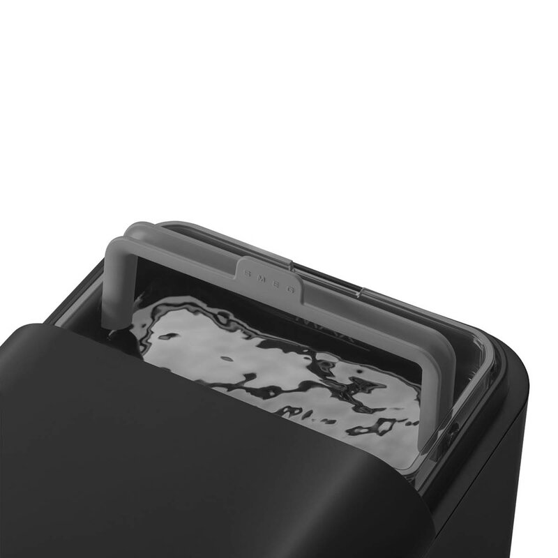 SMEG Kaffemaskin BCC11 1,4L svart matt