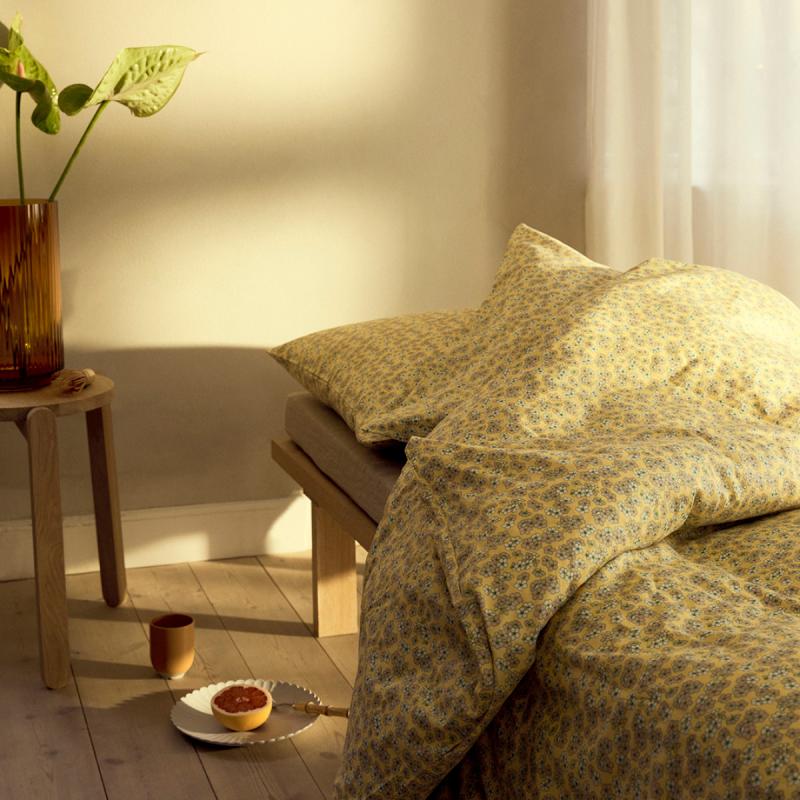 Juna Pleasantly sengetøy 140x220 cm gul