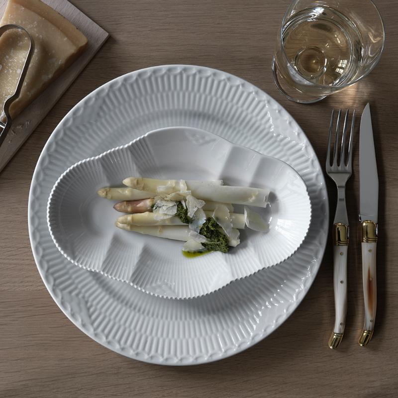 Royal Copenhagen Hvit Riflet Halvblonde tallerken 27 cm