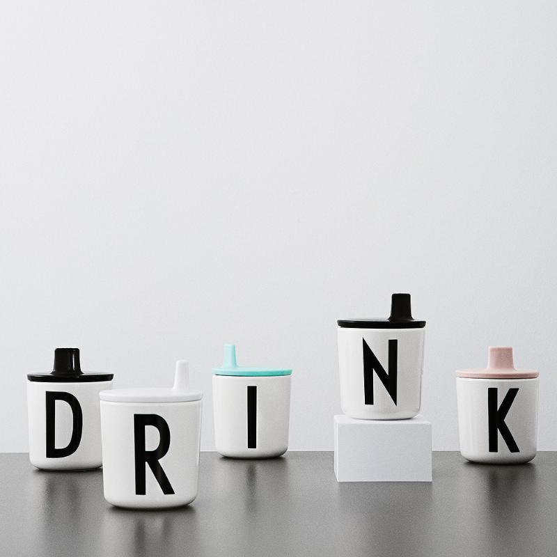 Design Letters Kids drikketut svart