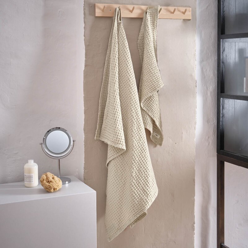 The Organic Company Big Waffle gavesett med håndkle og badelaken hvit