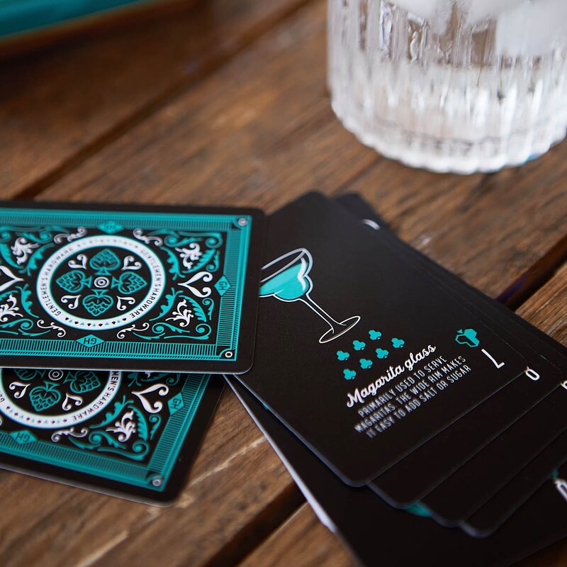 Gentlemen-s Hardware Kortstokk vannfast med etui Cocktail