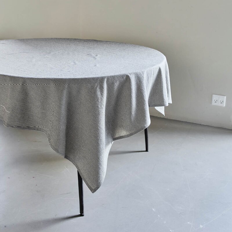 House Doctor Block duk 150x150 cm sand/svart