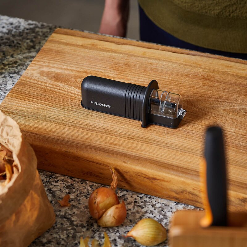 Fiskars Essential roll-sharp knivsliper