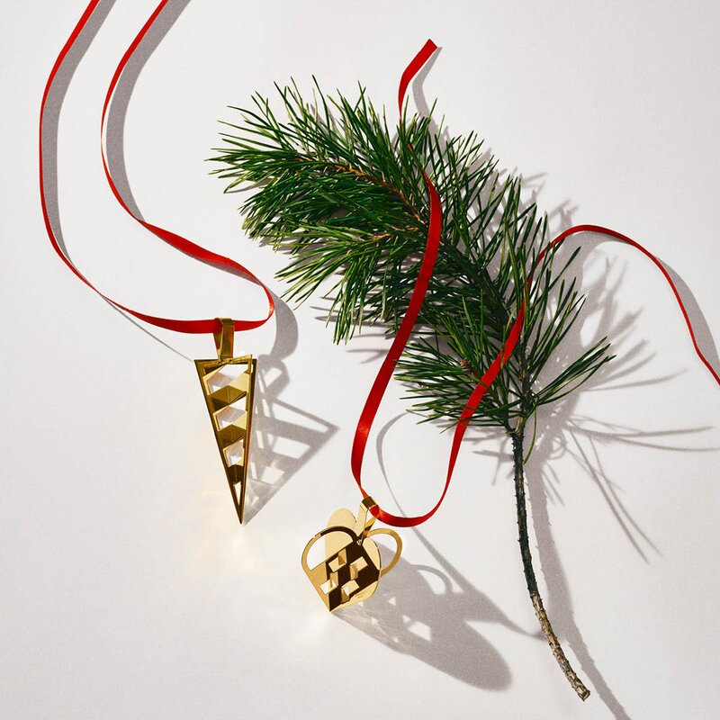 Georg Jensen Jul 2025 ornamentsett 2 deler gull/rød