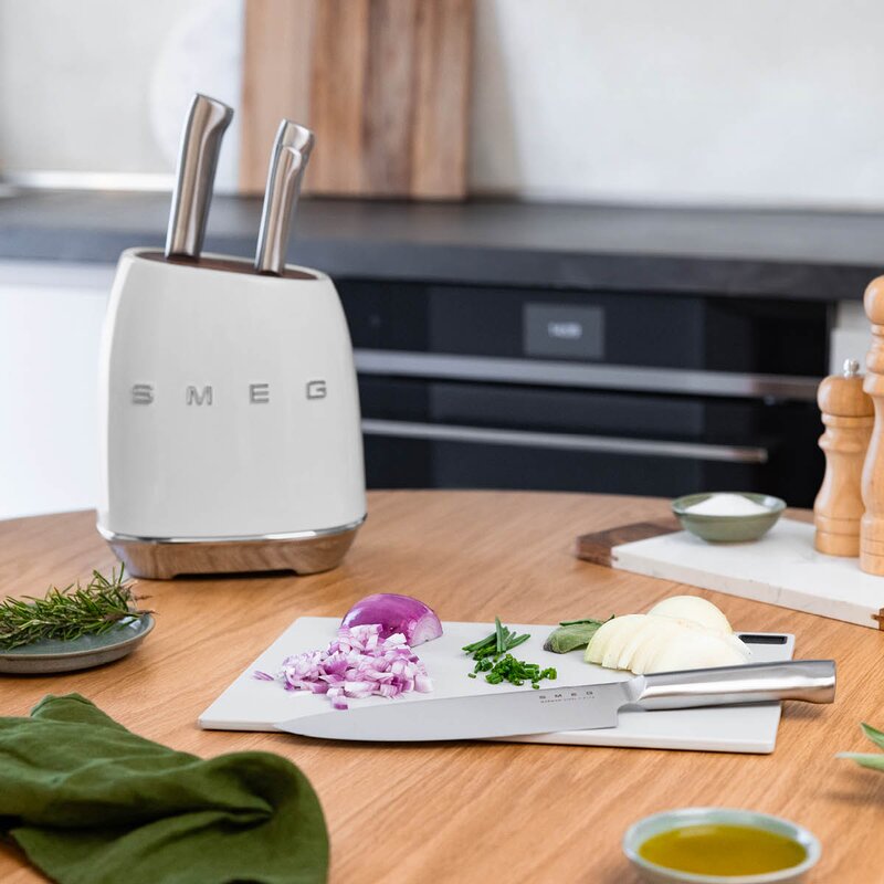 SMEG Knivblokk m/6 kniver KBSF02 hvit