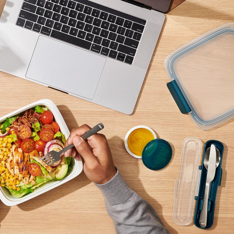 Oxo Prep & go bestikk i etui grønn