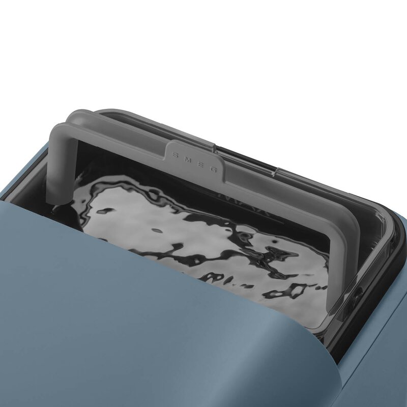 SMEG Kaffemaskin BCC13 1,4L storm blue