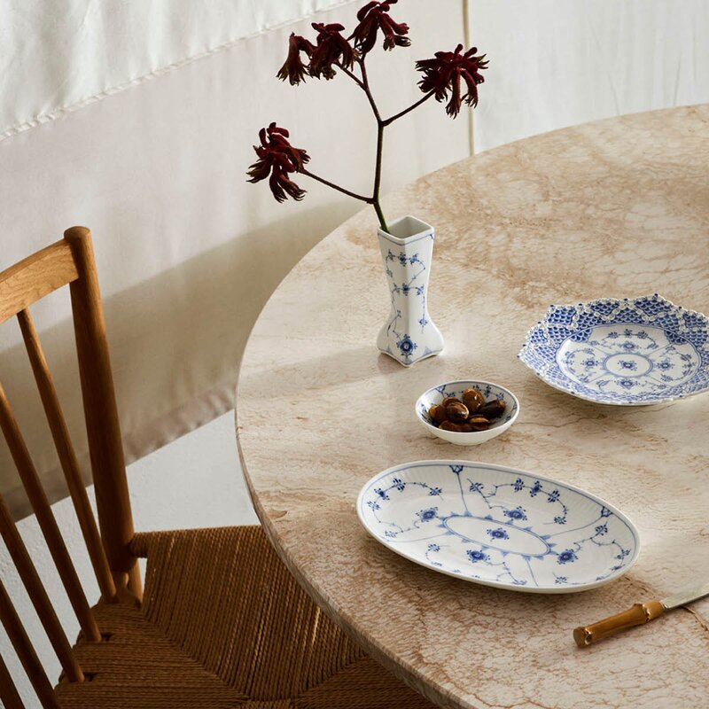 Royal Copenhagen Musselmalt Riflet asjett oval 23 cm hvit/blå
