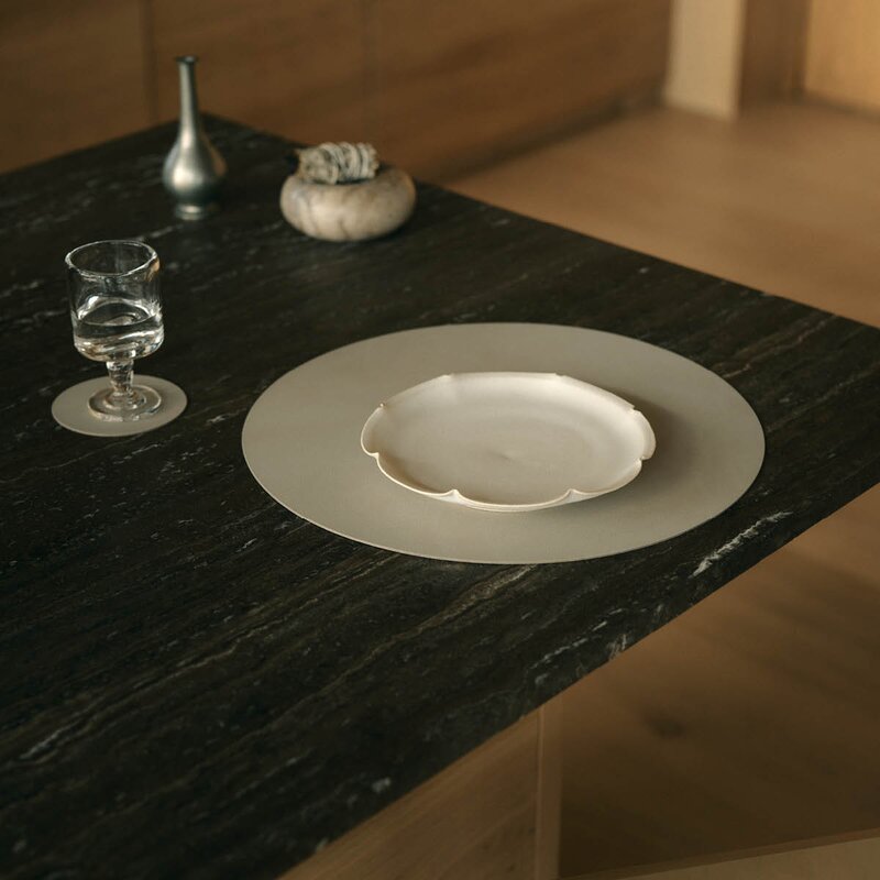 LIND DNA Circle Nupo spisebrikke 38 cm Oyster White