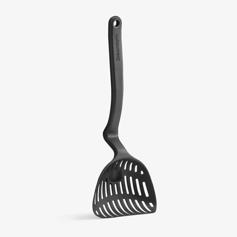 Dreamfarm Hullsleiv med vinklet håndtak 32,6 cm svart