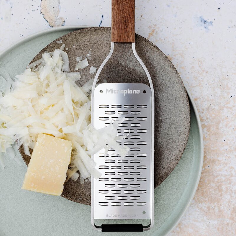 Microplane Master Ribbon rivjern medium 30 cm valnøtt