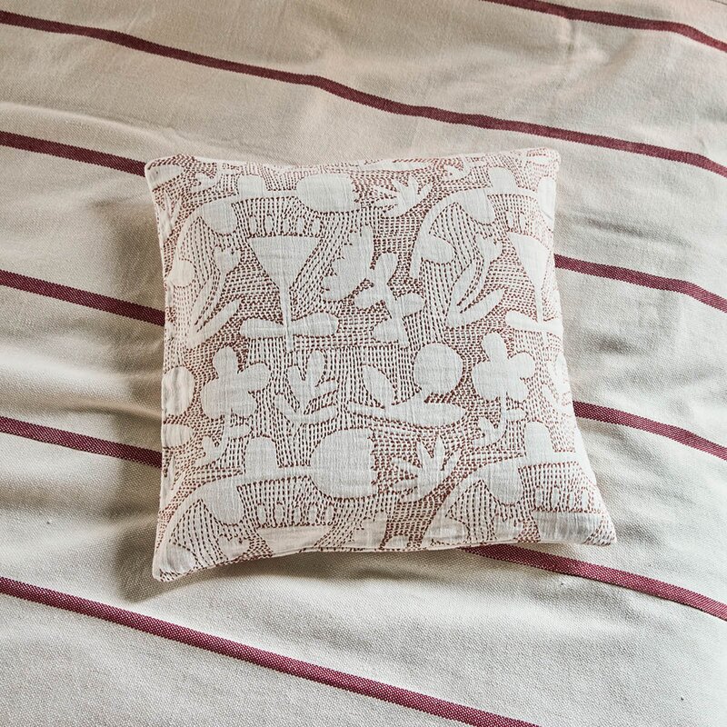 House Doctor Sari putetrekk i bomull 50x50 cm off-white/brun