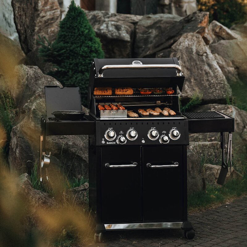 Broil King Baron 490 Shadow gassgrill med rotisseri og sidebrenner