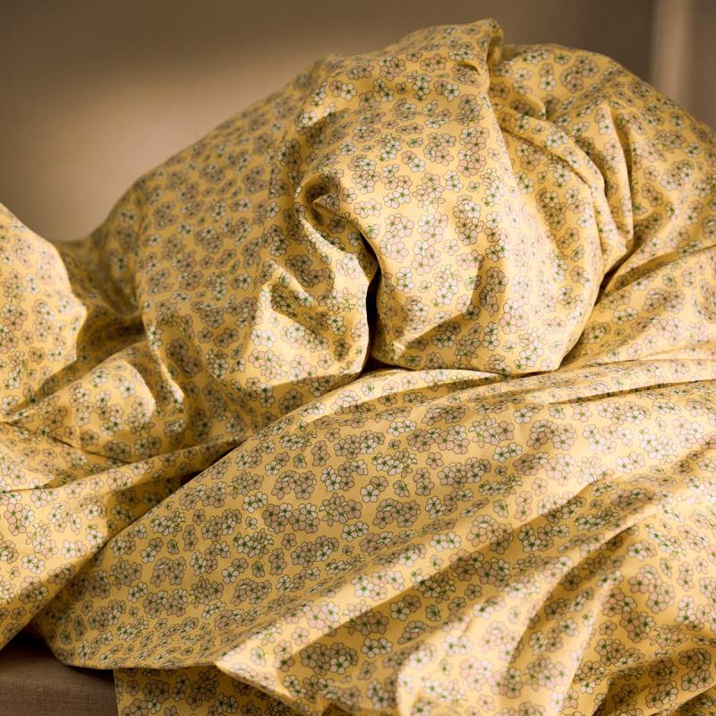 Juna Pleasantly sengetøy 140x220 cm gul