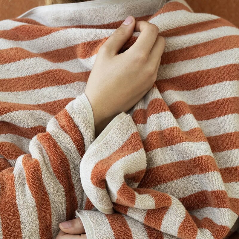 Blomus Arto badehåndkle 140x70 cm beige/orange brede striper