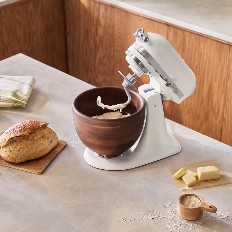 KitchenAid Artisan kjøkkenmaskin med løftearm 5KSM156WBEPL 4,7L porcelain