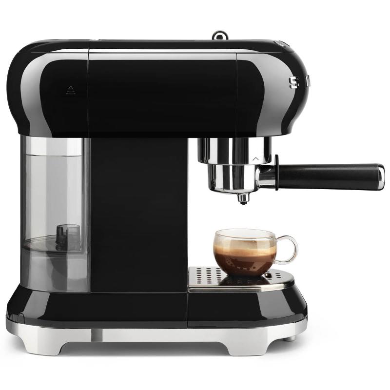 SMEG Espressomaskin ECF01 15 bar svart