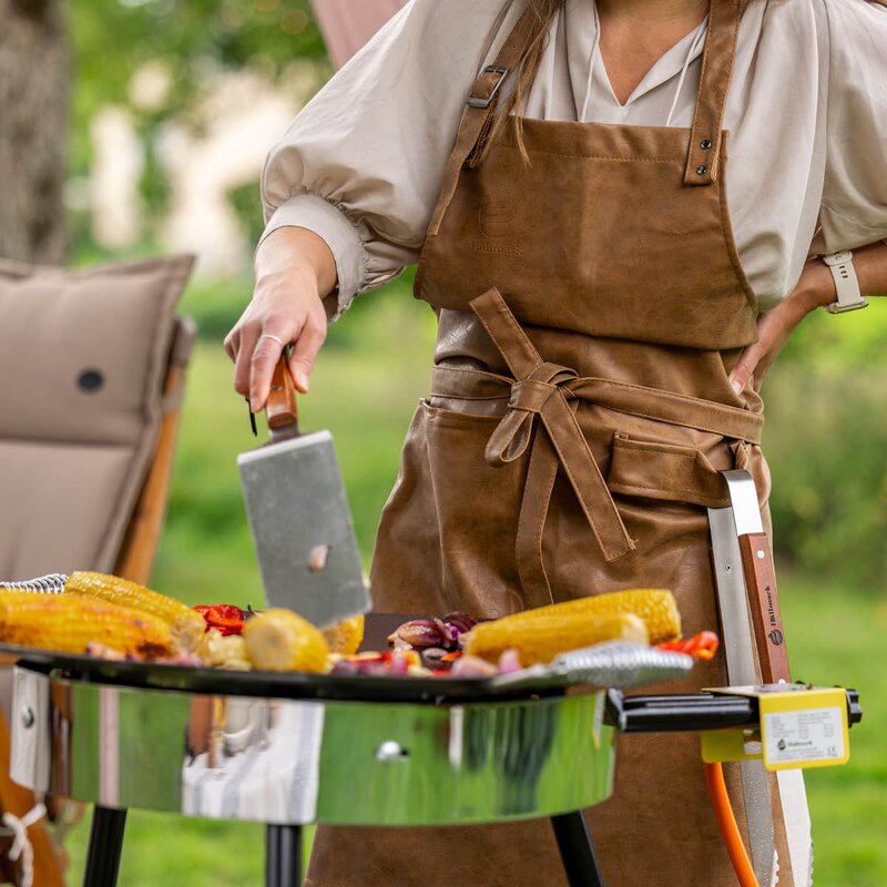 Hällmark of Sweden Grillforkle i kunstlær 72x86 cm