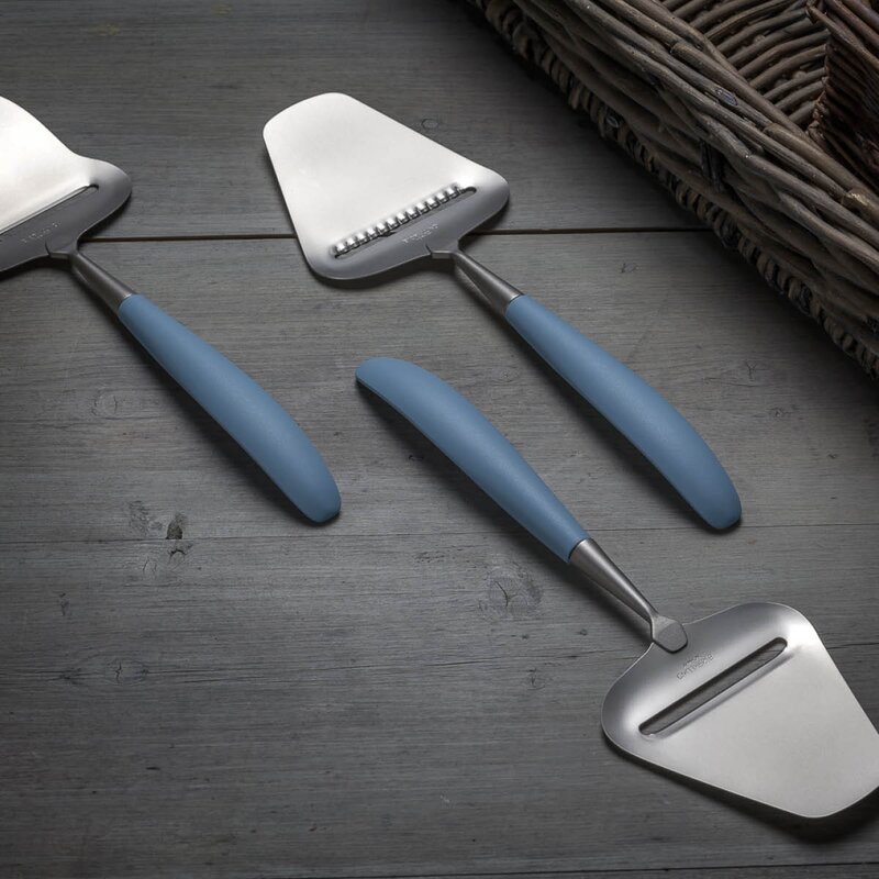 Bjørklund Ostehøvel med riller 27,5 cm tåkeblå