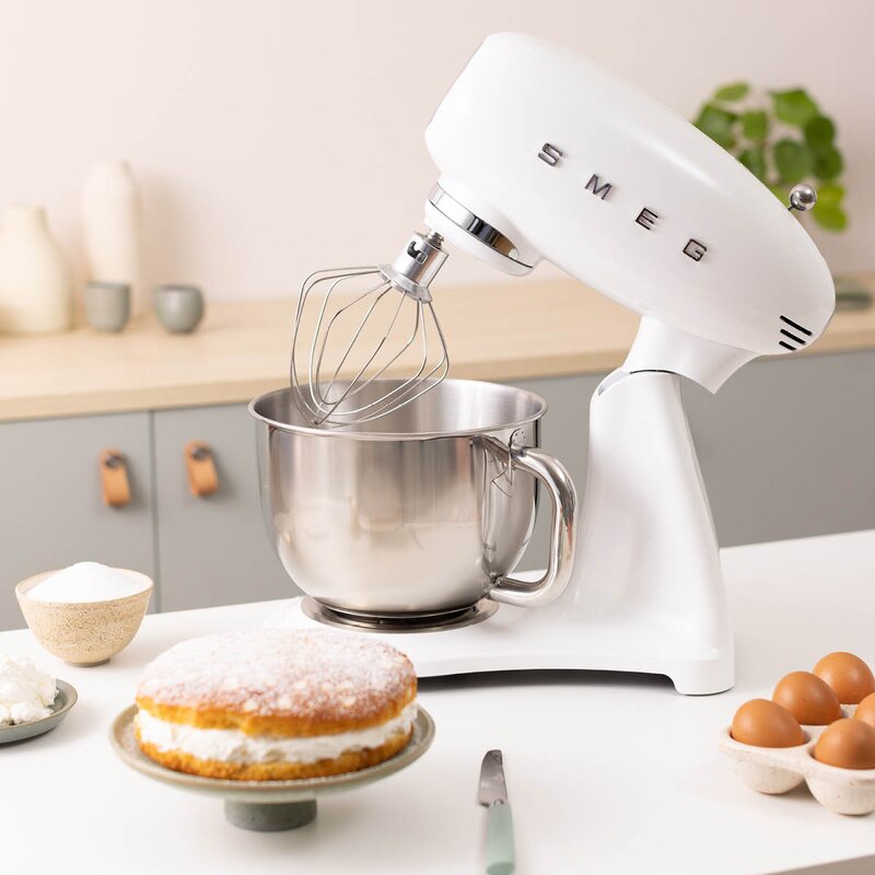 SMEG Kjøkkenmaskin SMF05 4,8L hvit