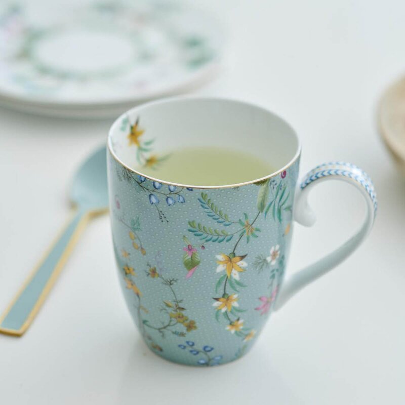 Pip Studio Jolie Flowers krus stor 36,5 cl lyseblå