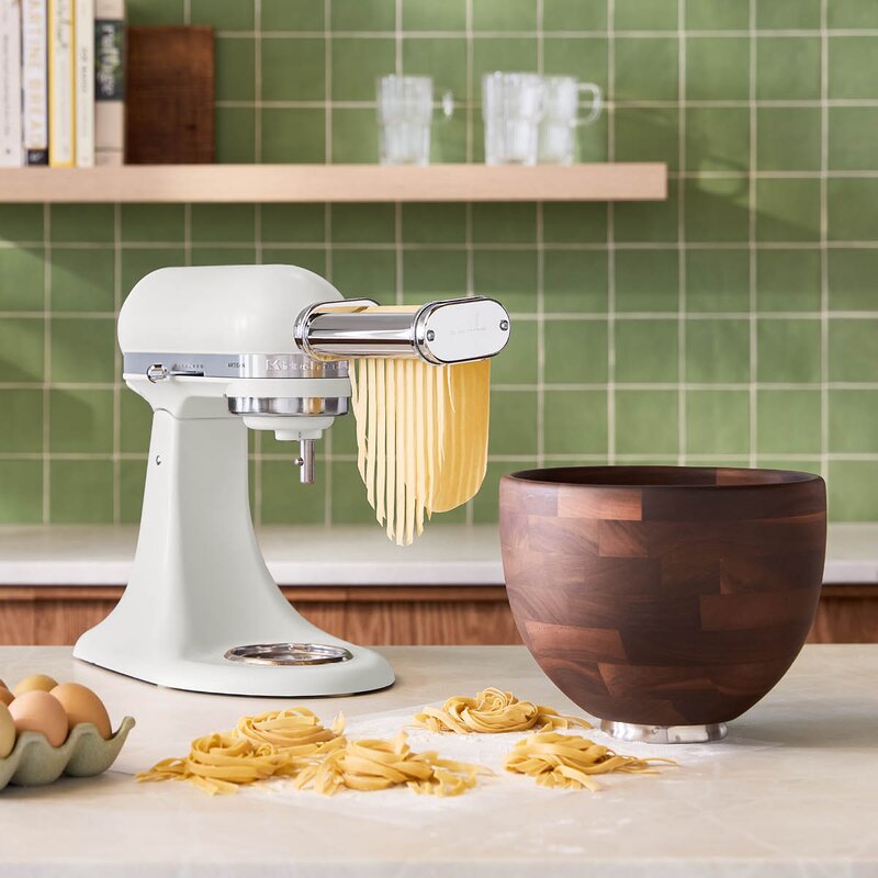 KitchenAid Artisan kjøkkenmaskin med løftearm 5KSM156WBEPL 4,7L porcelain