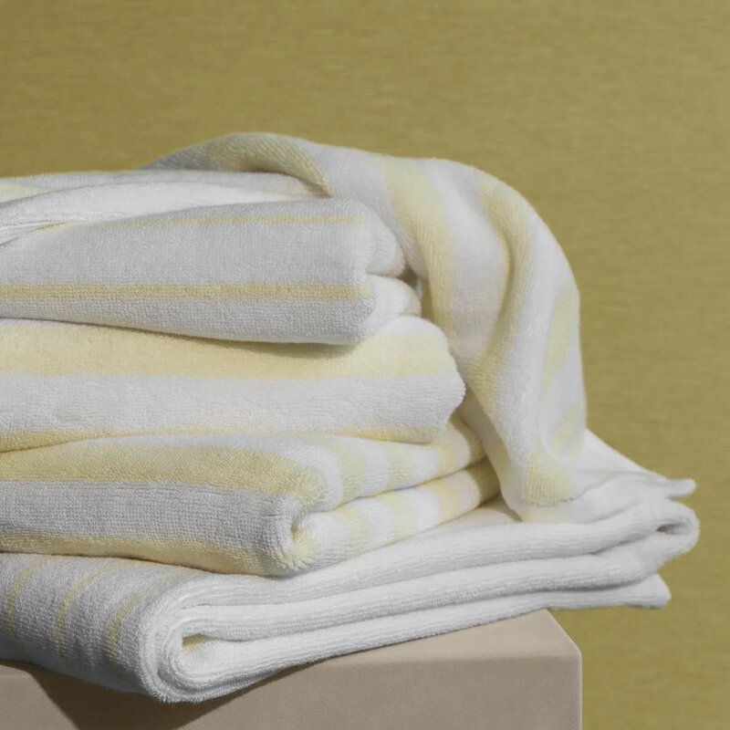 Blomus Arto badehåndkle 140x70 cm hvit/gul brede striper