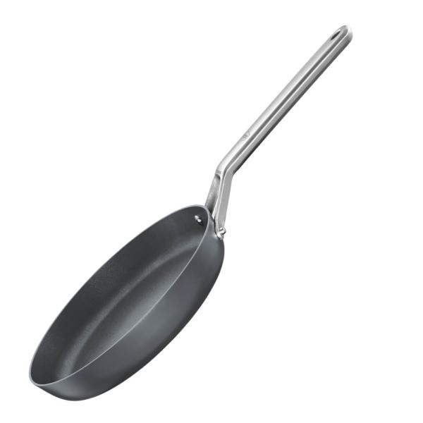 Fiskars Taiten stekepanne 24 cm svart