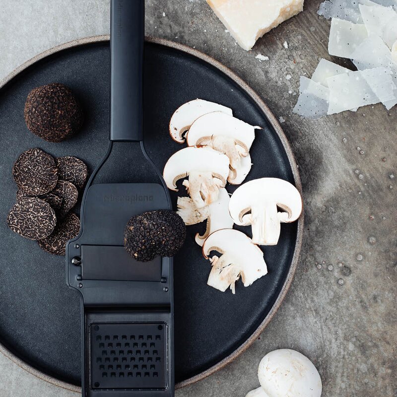 Microplane Black Sheep 2-i-1 trøffelverktøy svart