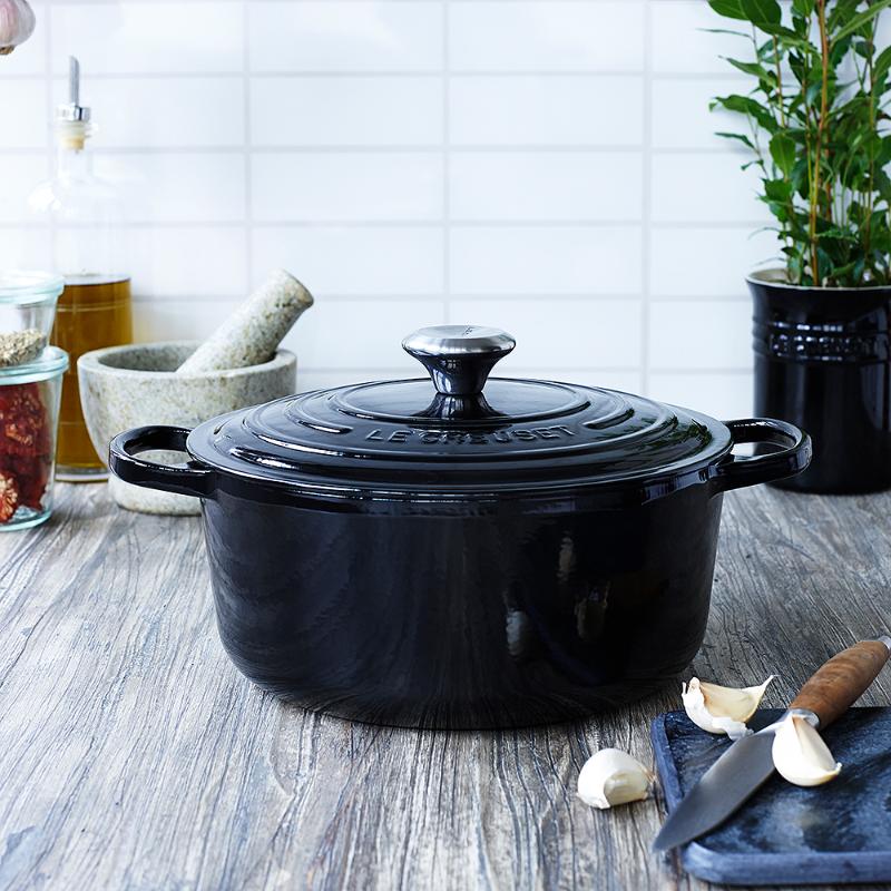 Le Creuset Signature støpejernsgryte oval 27 cm 4,1L black