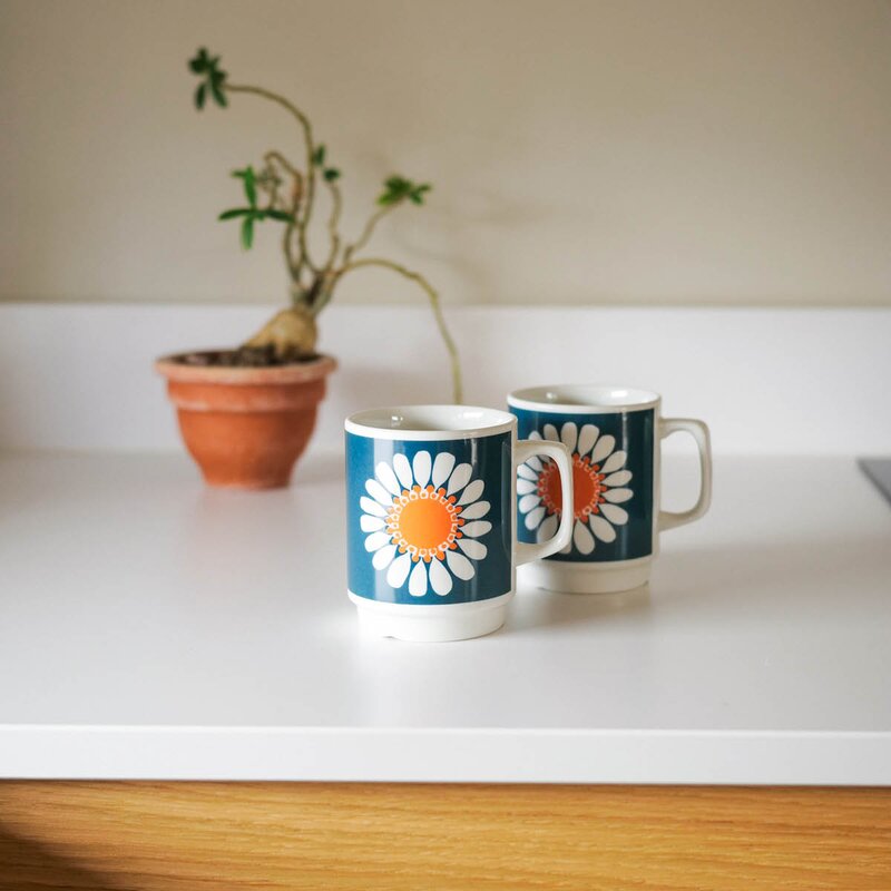 Figgjo Daisy krus 30 cl hvit/blå/oransje