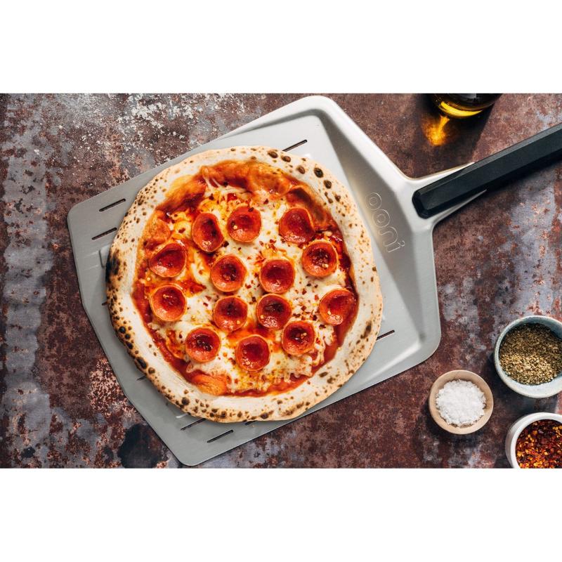 Ooni Pizzaspade m/perforert blad 65,5x30,5 cm