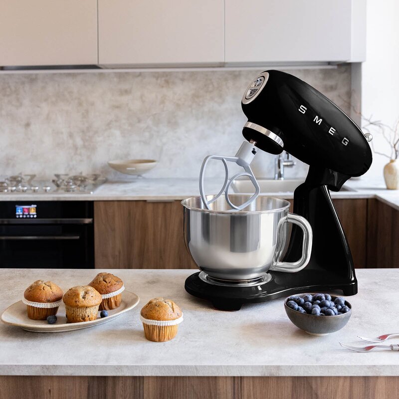 SMEG Kjøkkenmaskin SMF05 4,8L svart