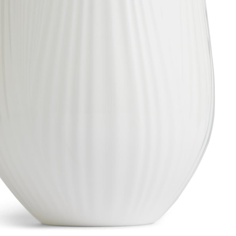 Wedgwood White Folia vase 30 cm