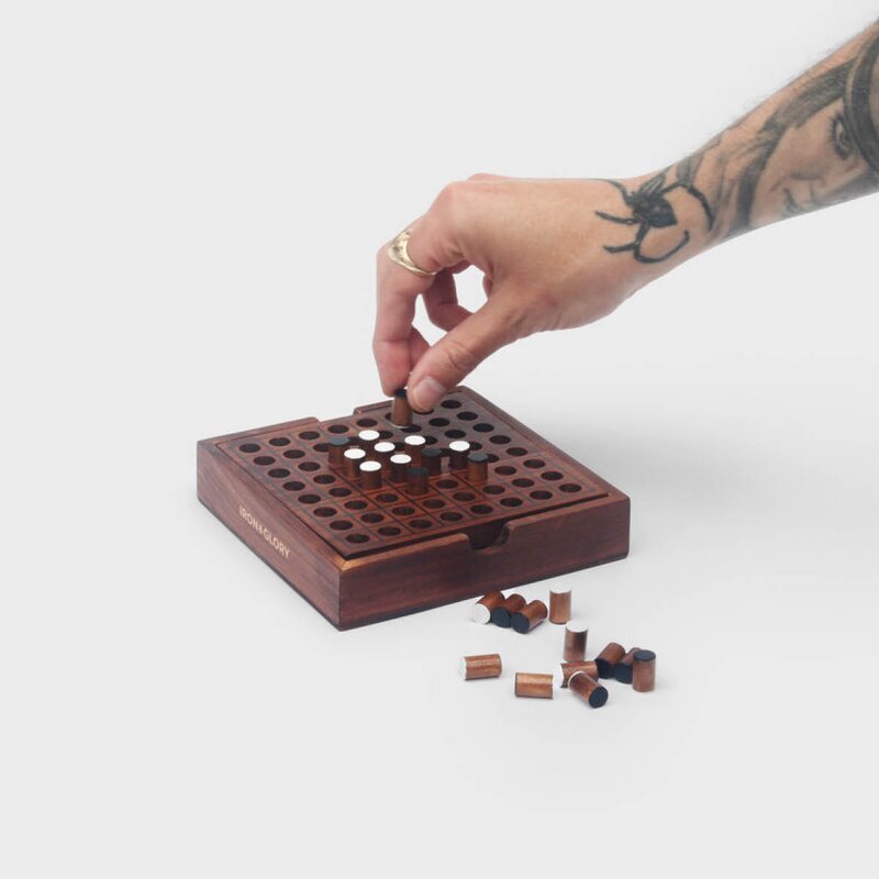 Iron & Glory Reversi 14x14 cm tre