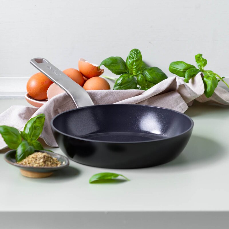 GreenPan Evolution keramisk stekepanne 24 cm svart