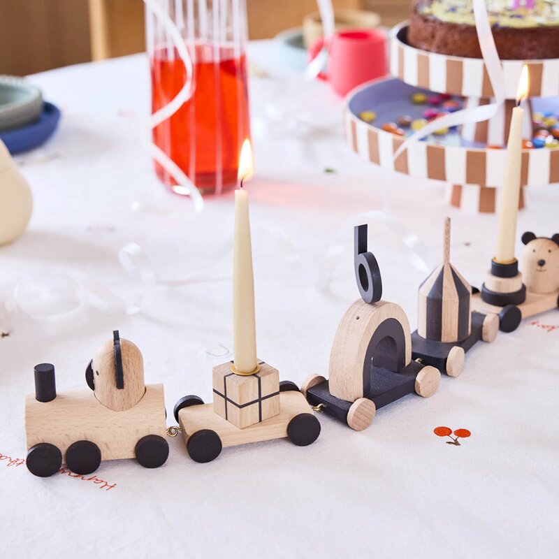 OYOY Otti bursdagstog 44 cm bjørk