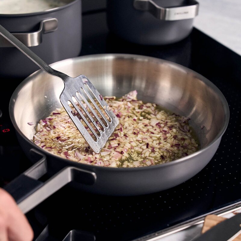 Zwilling Pure stekepanne 24 cm rustfritt stål/keramisk non-stick grå