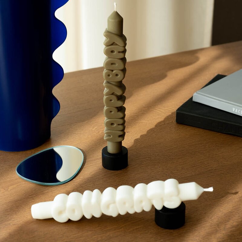 CandleHand 3D kronelys 23 cm HAPPY BDAY olivengrønn