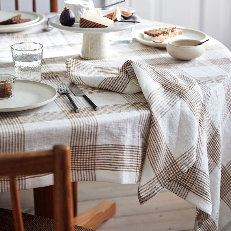 Tell Me More Odette duk i lin 145x270 cm brun