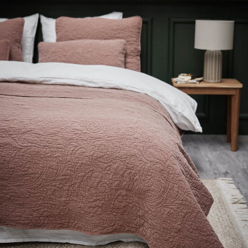 Lene Bjerre Isabelle sengeteppe 260x240 cm rose tan