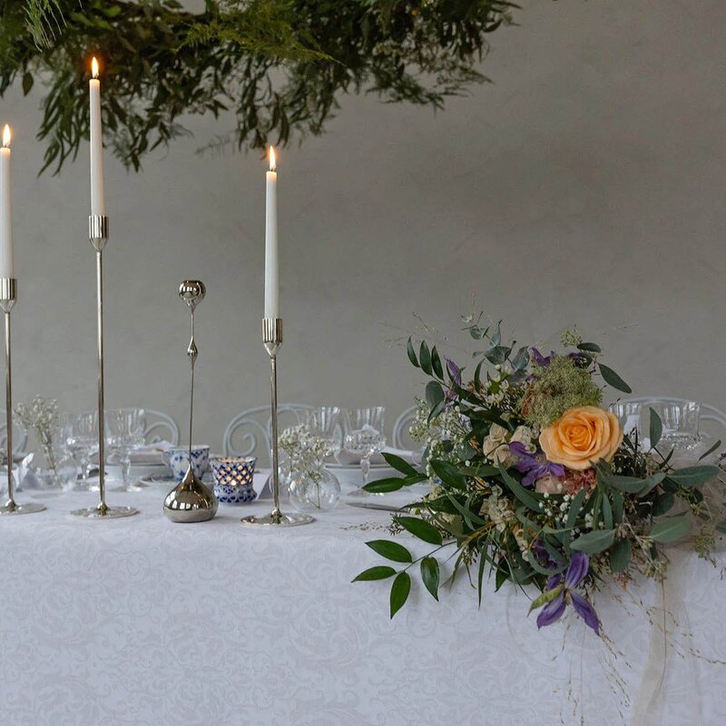 Ekelund Medaljong duk 150x300 cm lys grå