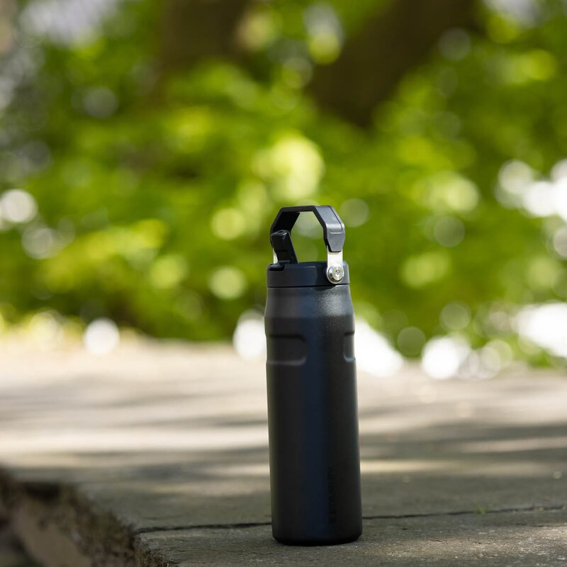 Stanley IceFlow Flip Straw 2.0 Bottle termoflaske 1L svart