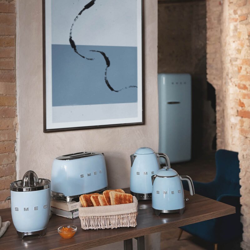 SMEG Vannkoker KLF04 m/termostat 1,7L pastel blå