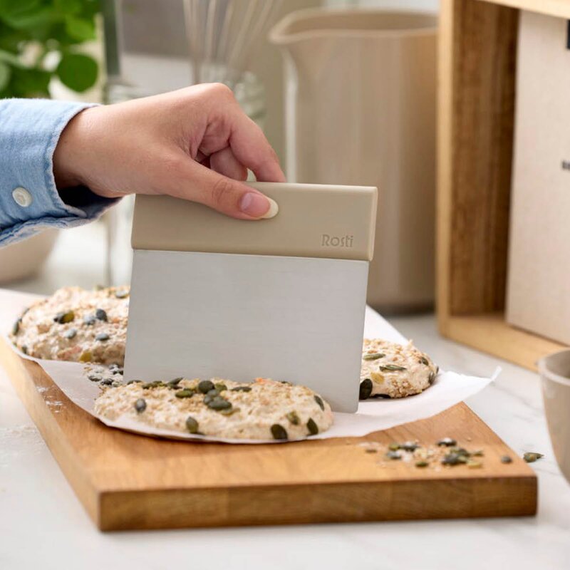 Rosti Emma deigskraper stål humus